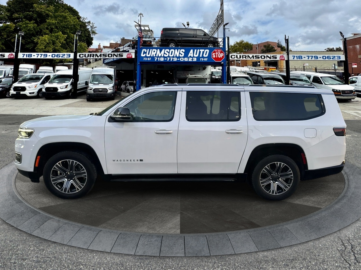 Jeep Wagoneer L Series II 4x2 *Ltd Avail* 2024