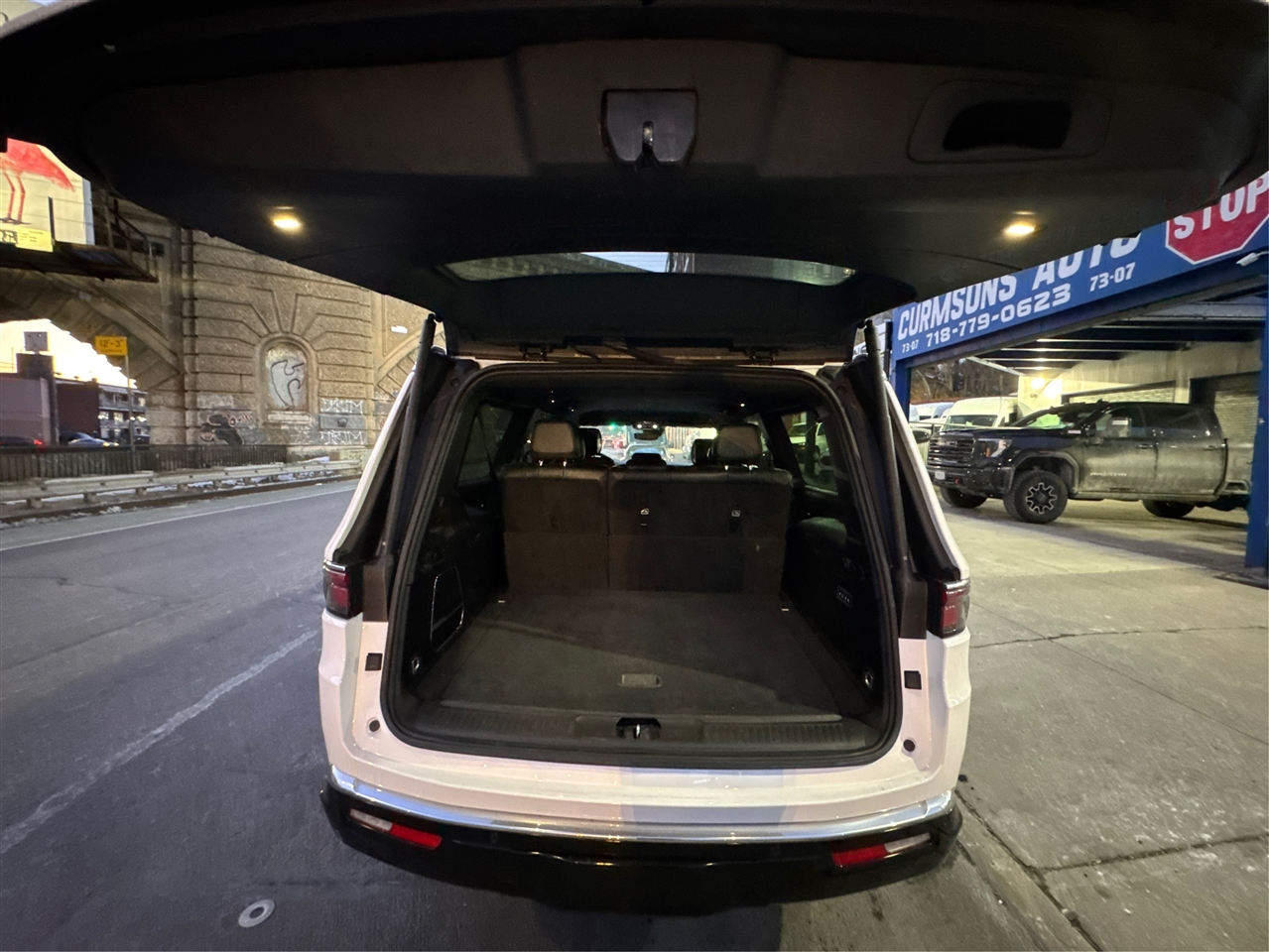 Jeep Wagoneer L Series II 4x2 *Ltd Avail* 2024