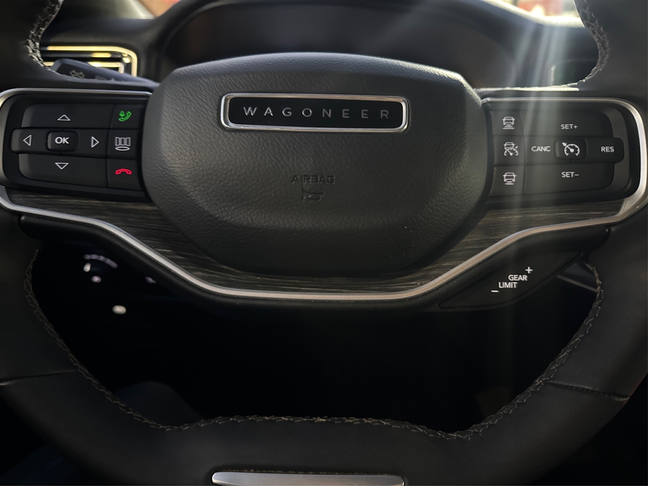 Jeep Wagoneer L Series II 4x2 *Ltd Avail* 2024