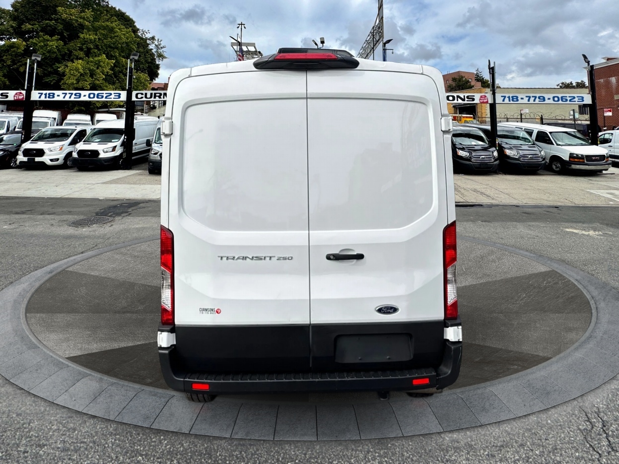 Ford Transit Cargo Van T-250 130" Med Rf 9070 GVWR RWD 2023