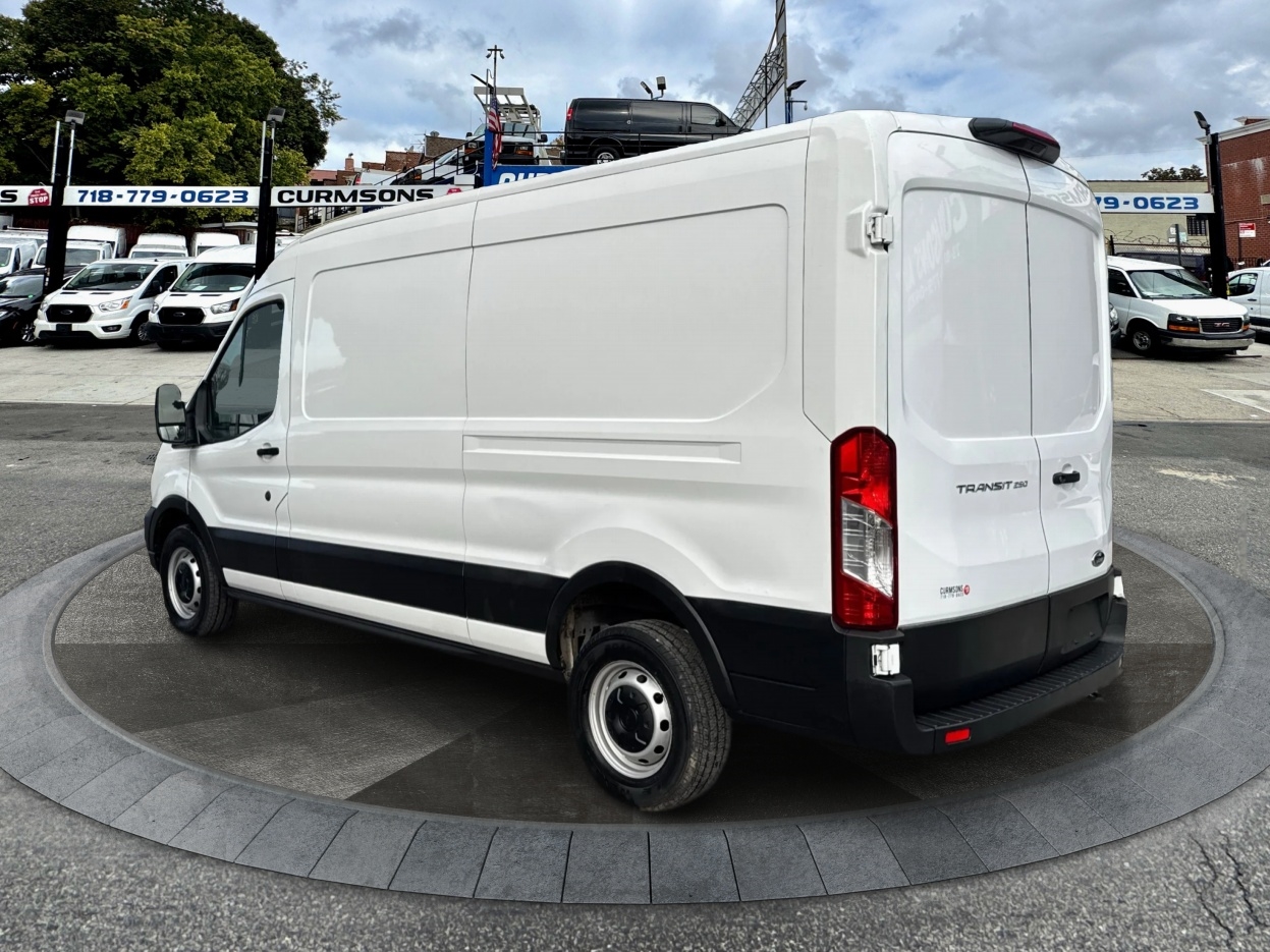 Ford Transit Cargo Van T-250 130" Med Rf 9070 GVWR RWD 2023