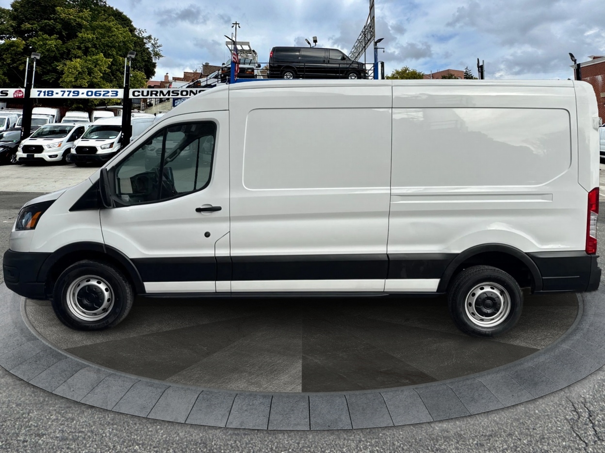 Ford Transit Cargo Van T-250 130" Med Rf 9070 GVWR RWD 2023