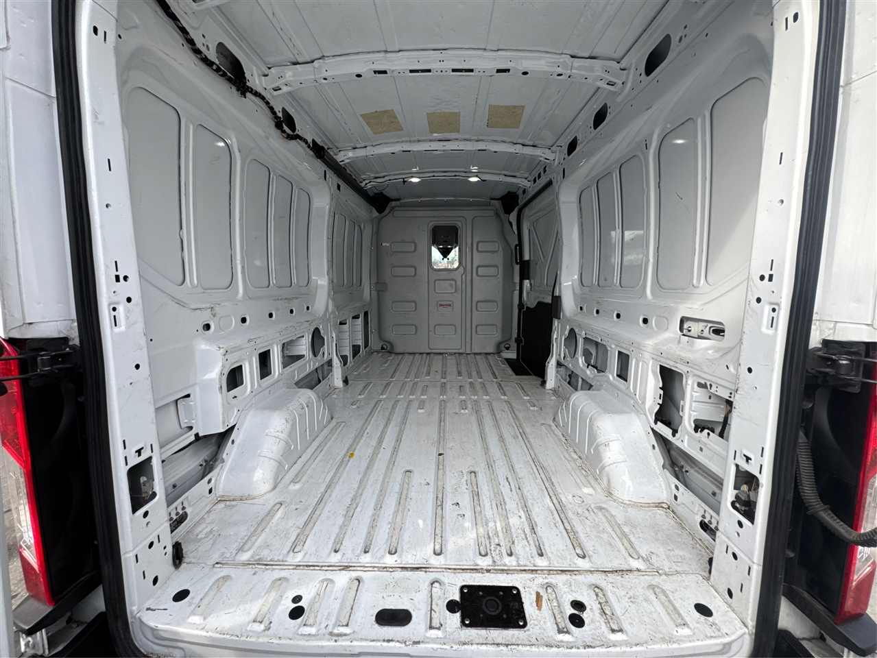 Ford Transit Cargo Van T-250 130" Med Rf 9070 GVWR RWD 2023