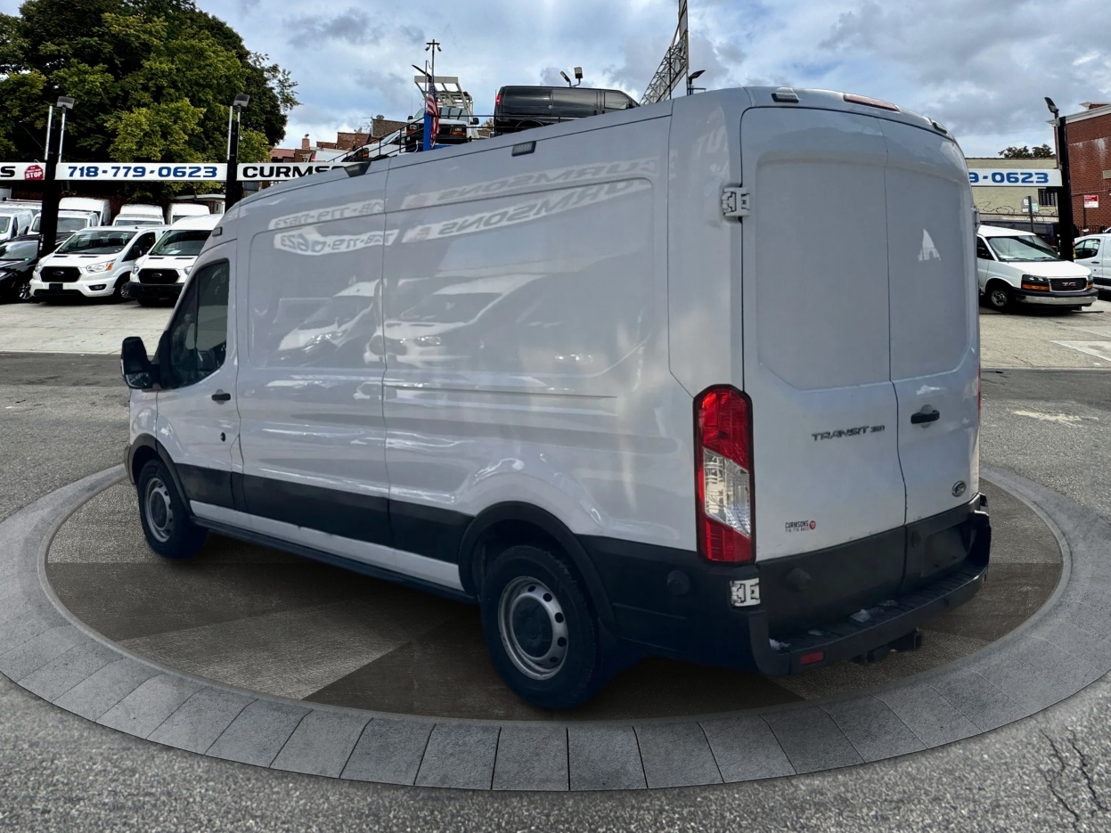 Ford Transit Van T-350 148" Med Rf 9500 GVWR Sliding RH Dr 2017