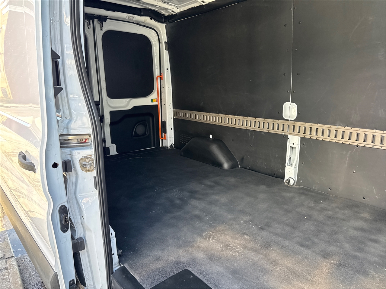 Ford Transit Cargo Van T-150 130" Med Rf 8670 GVWR RWD 2021