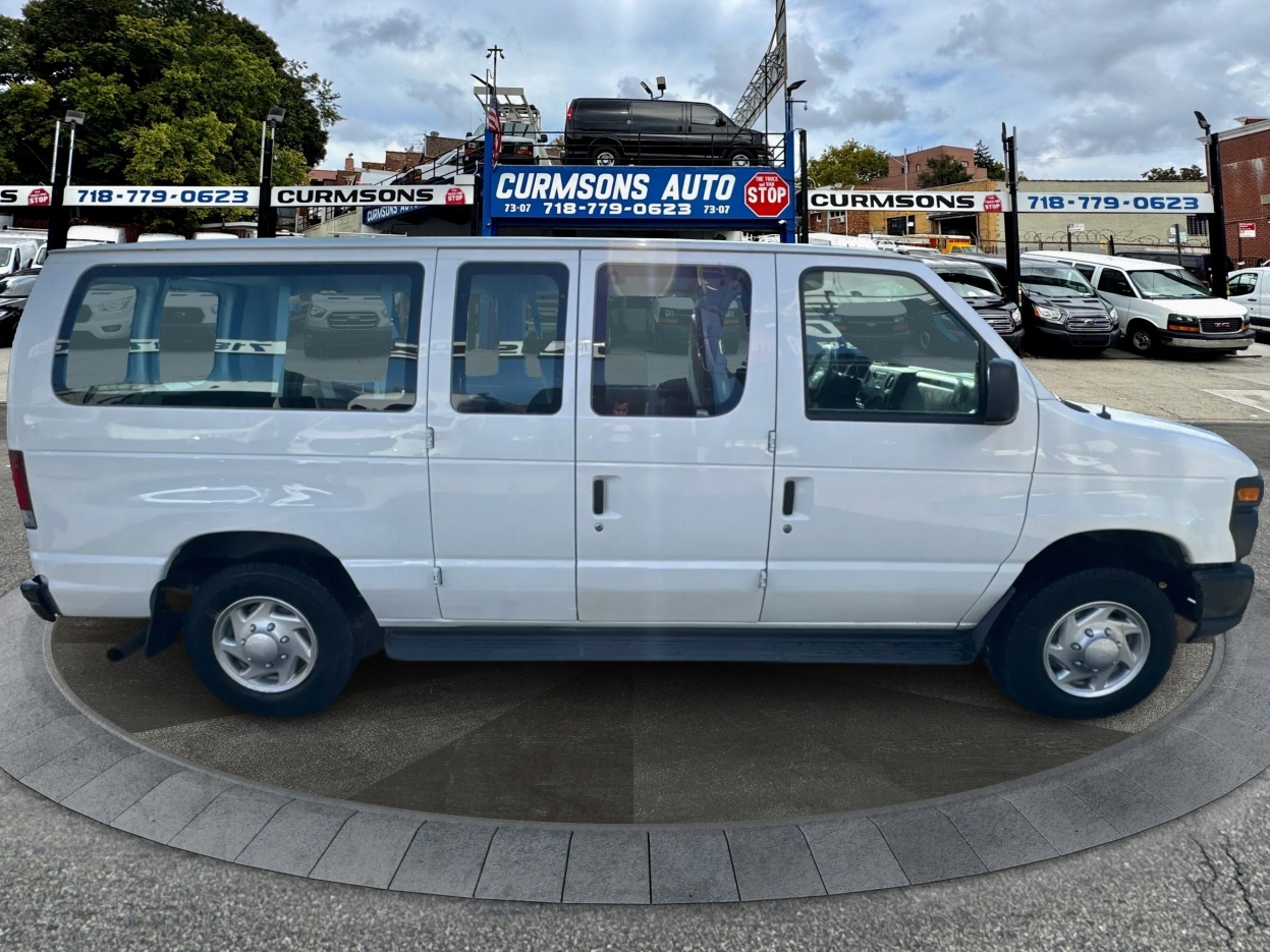 Ford Econoline Wagon E-150 XLT 2013