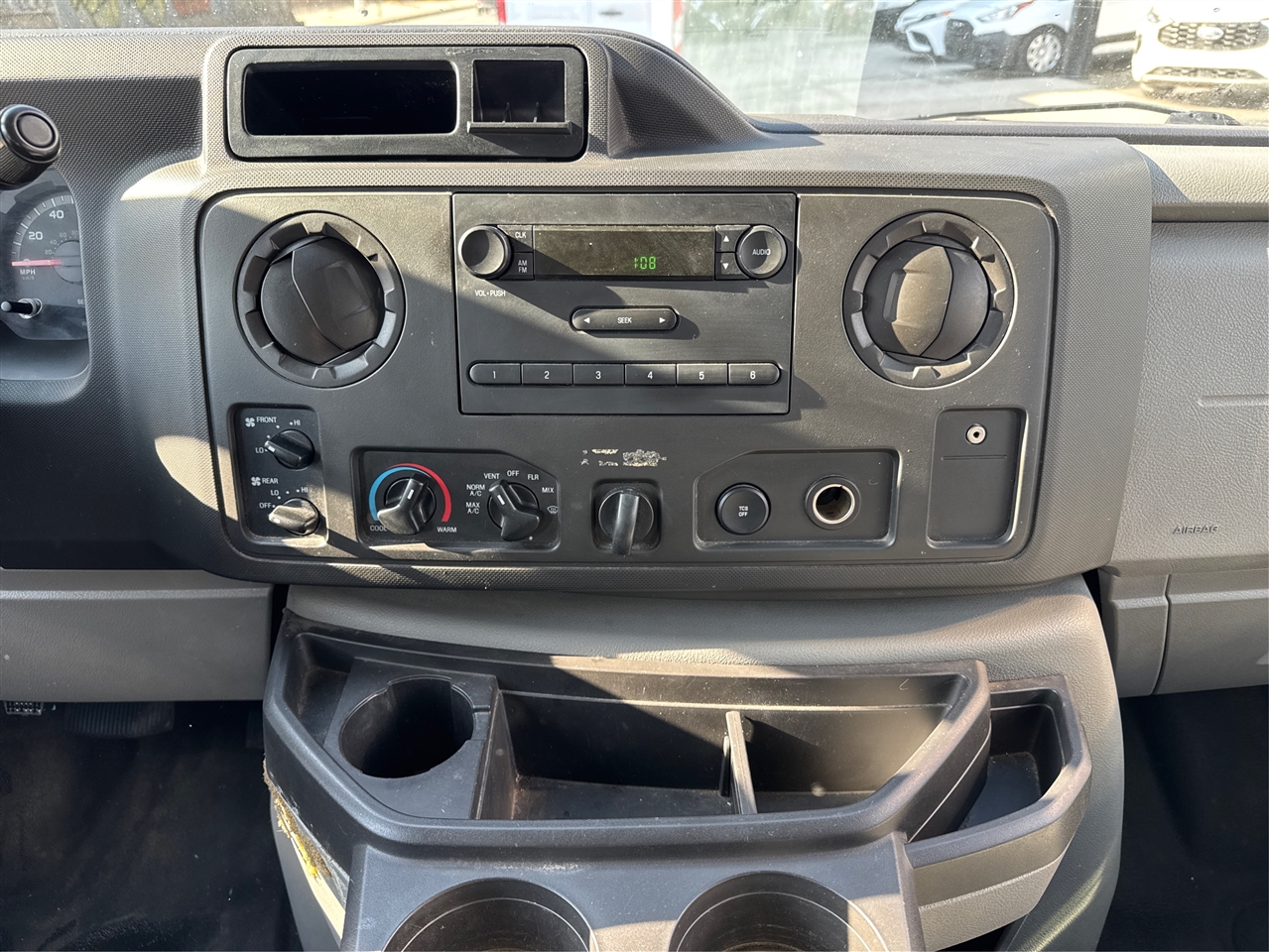 Ford Econoline Wagon E-150 XLT 2013