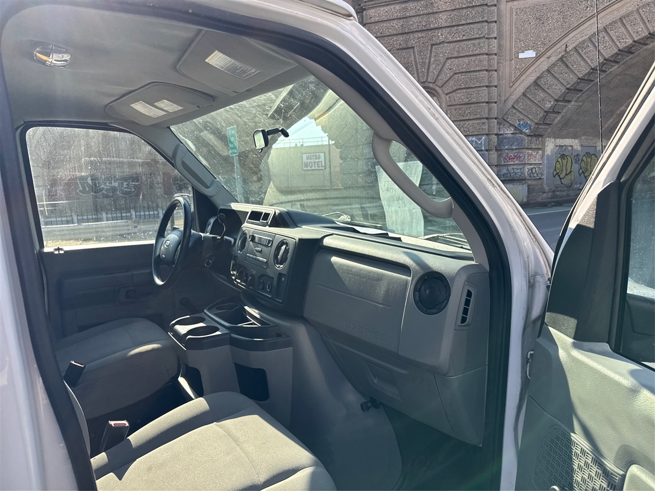 Ford Econoline Wagon E-150 XLT 2013