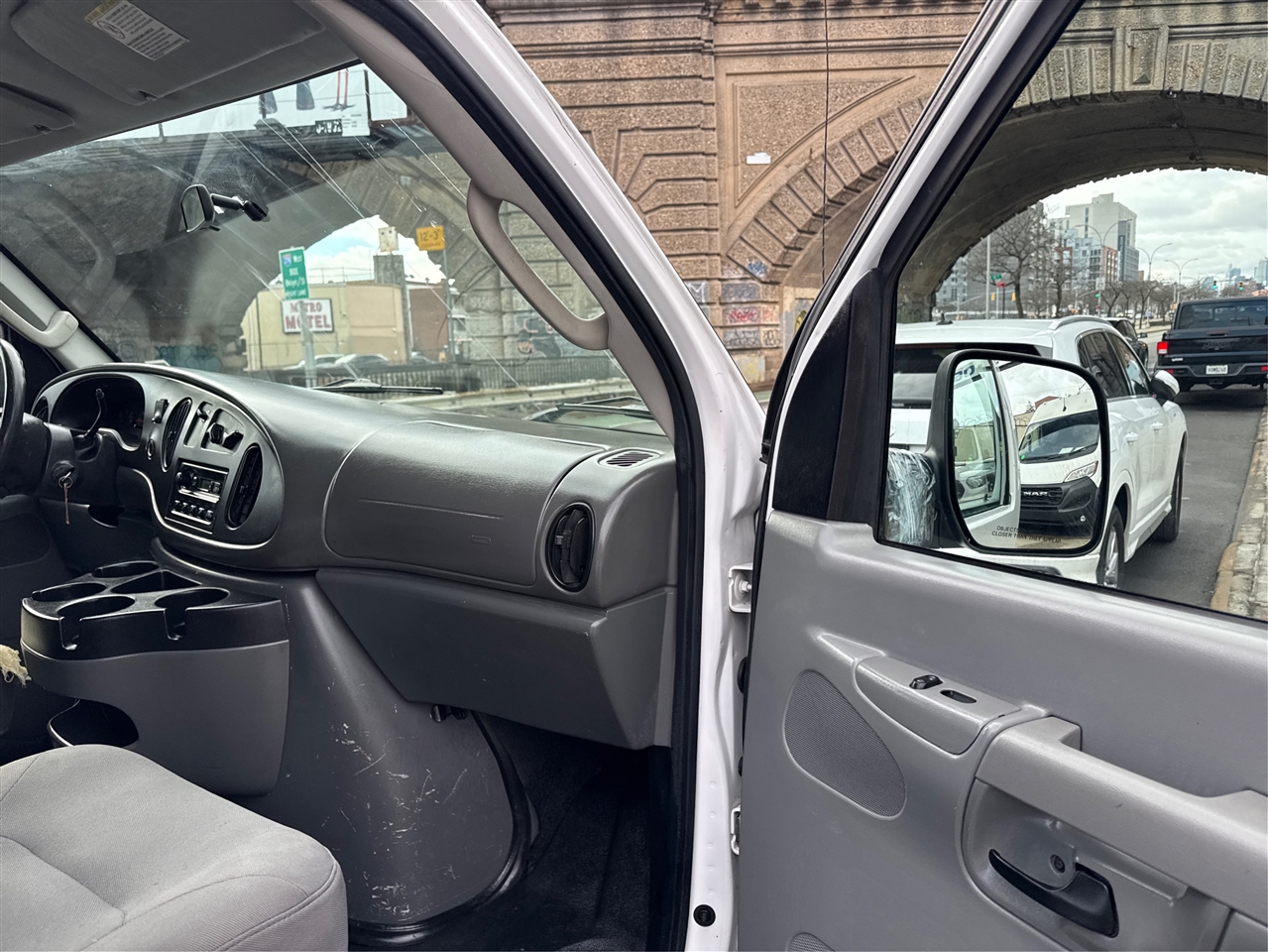 Ford Econoline Cargo Van E-250 Recreational 2007