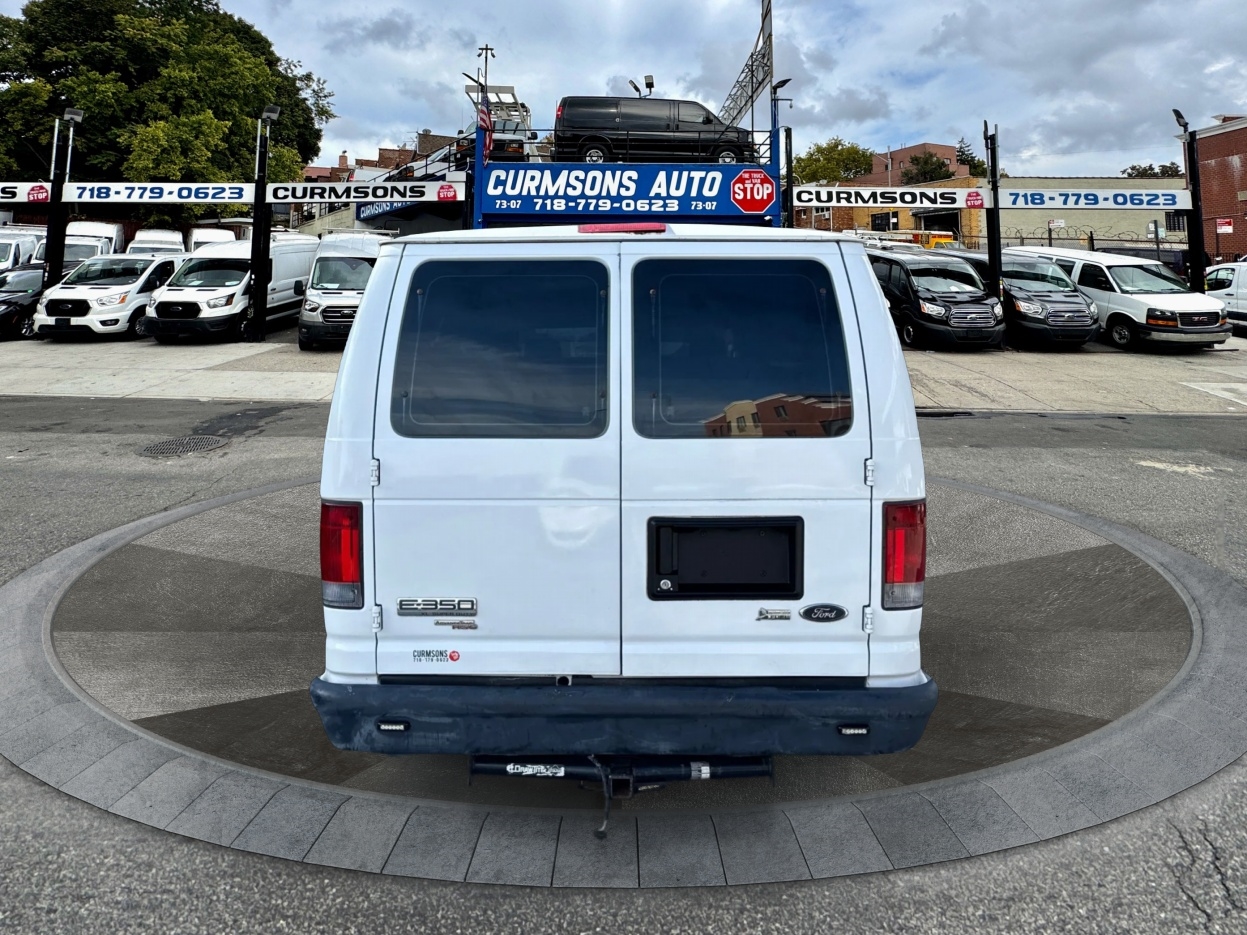 Ford Econoline Wagon E-350 Super Duty Ext XL 2010