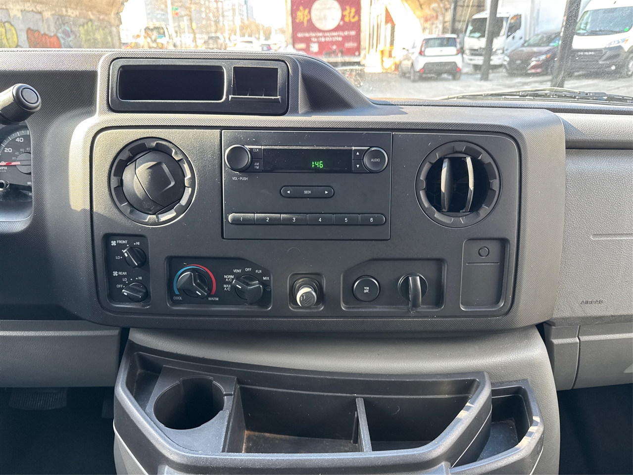 Ford Econoline Wagon E-350 Super Duty Ext XL 2010