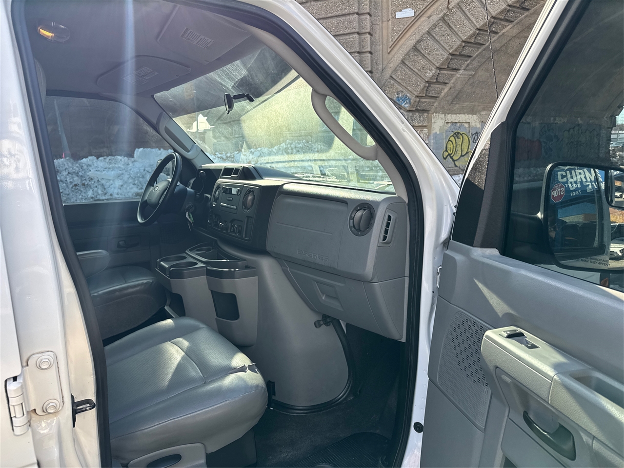 Ford Econoline Wagon E-350 Super Duty Ext XL 2010