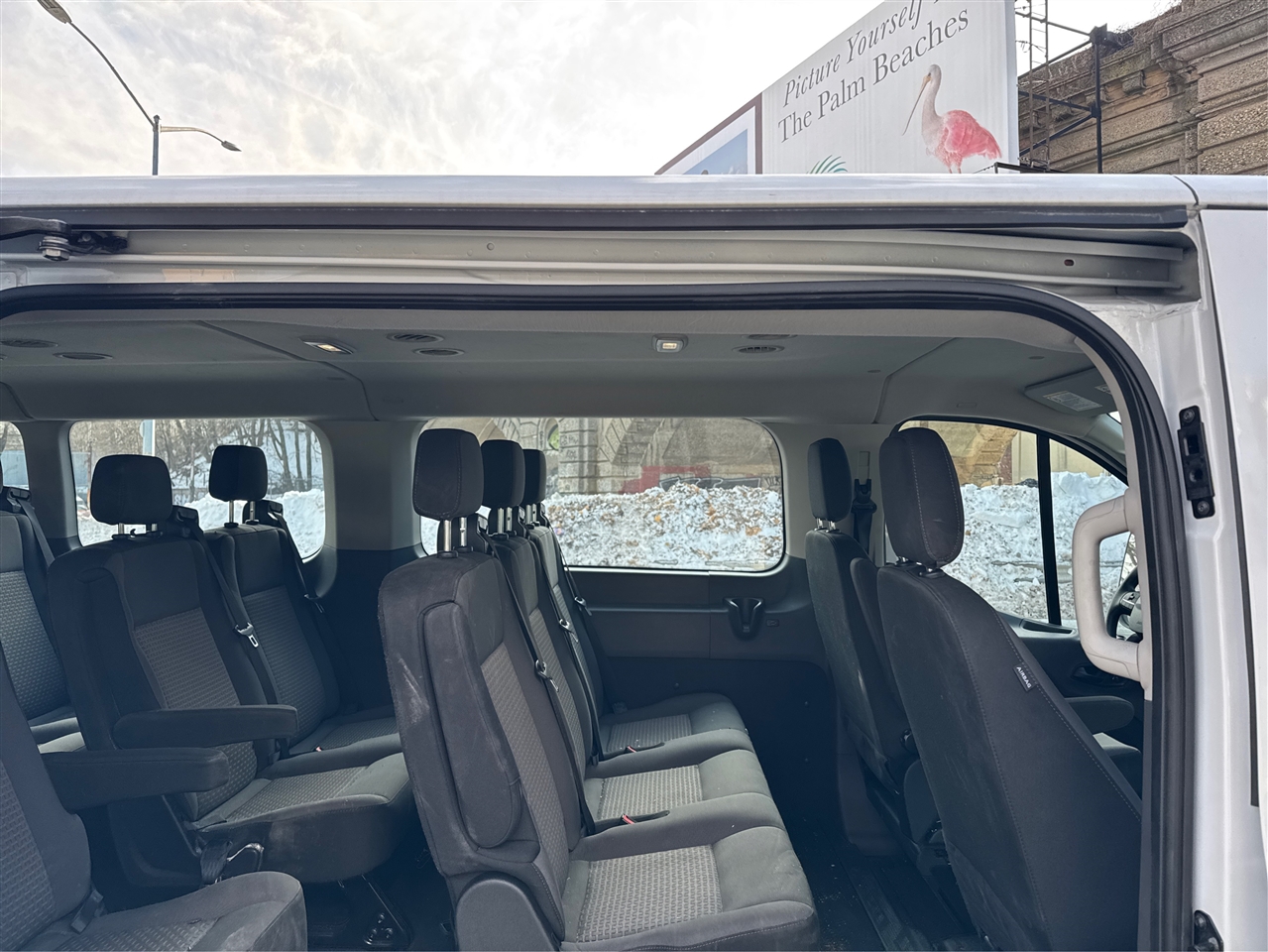 Ford Transit Passenger Wagon T-350 148" Low Roof XLT RWD 2025