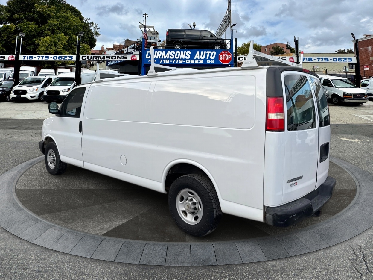 Chevrolet Express Cargo Van RWD 3500 155" 2009