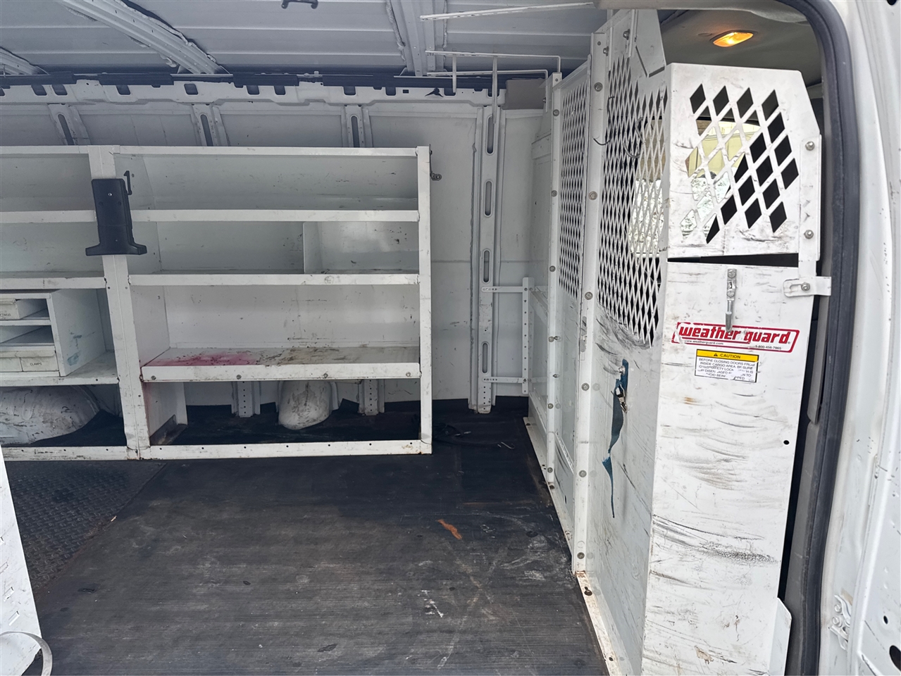 Chevrolet Express Cargo Van RWD 3500 155" 2009