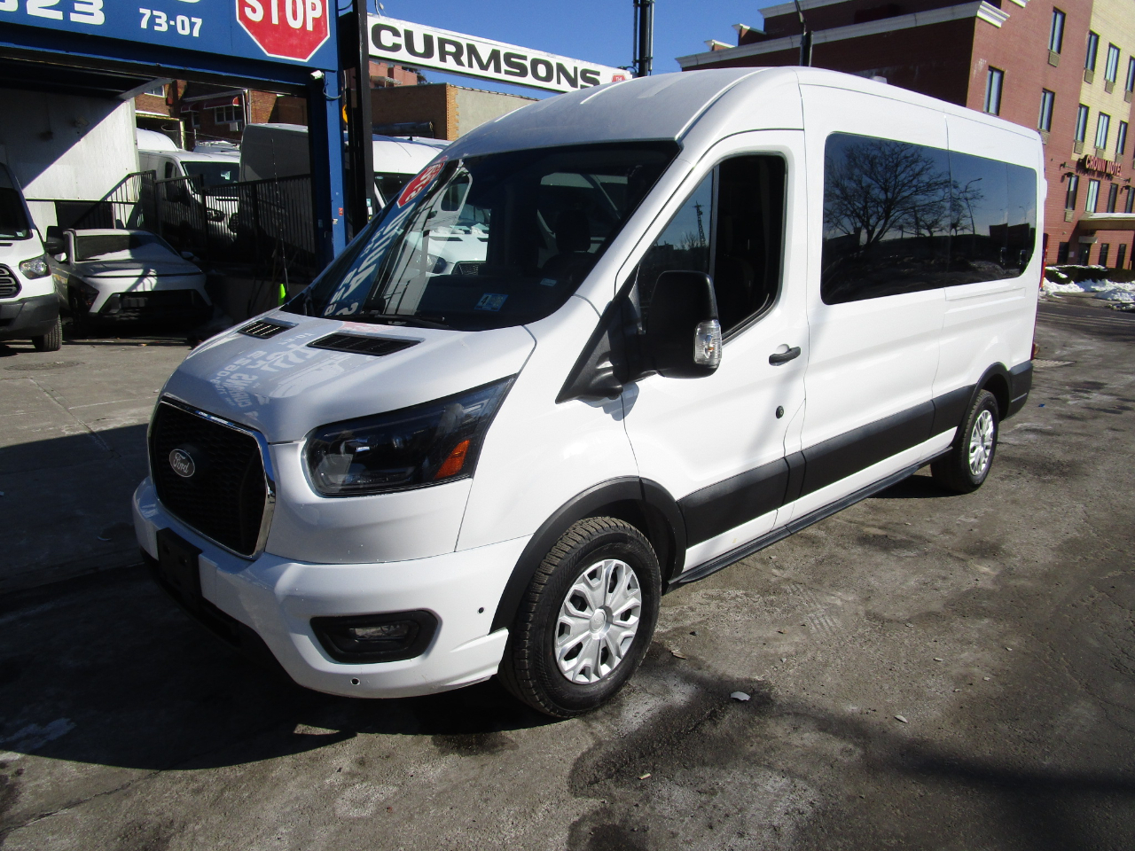 Ford Transit Passenger Wagon T-350 148" Med Roof XLT RWD 2026