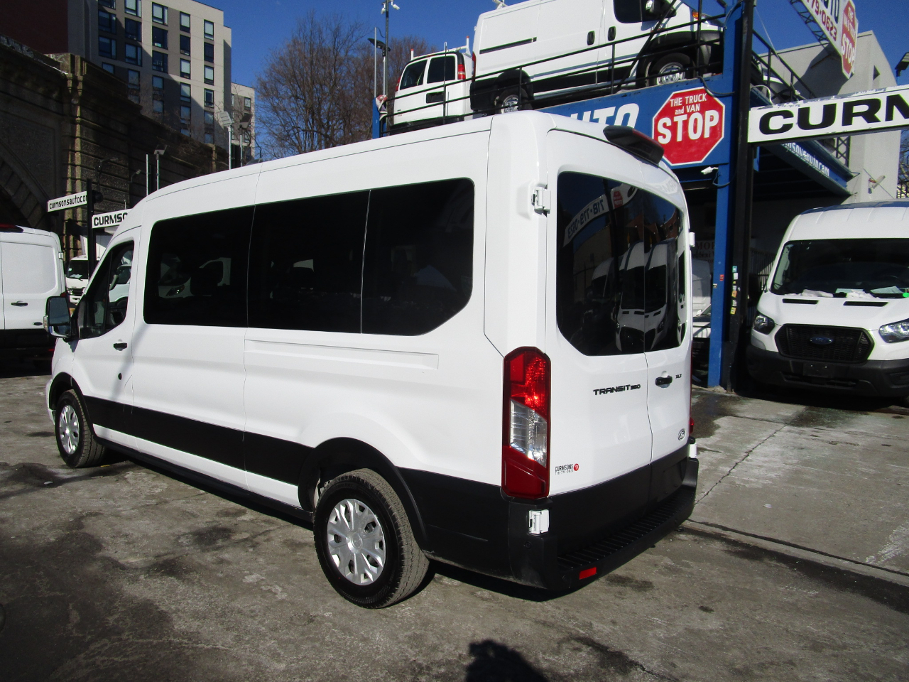 Ford Transit Passenger Wagon T-350 148" Med Roof XLT RWD 2026