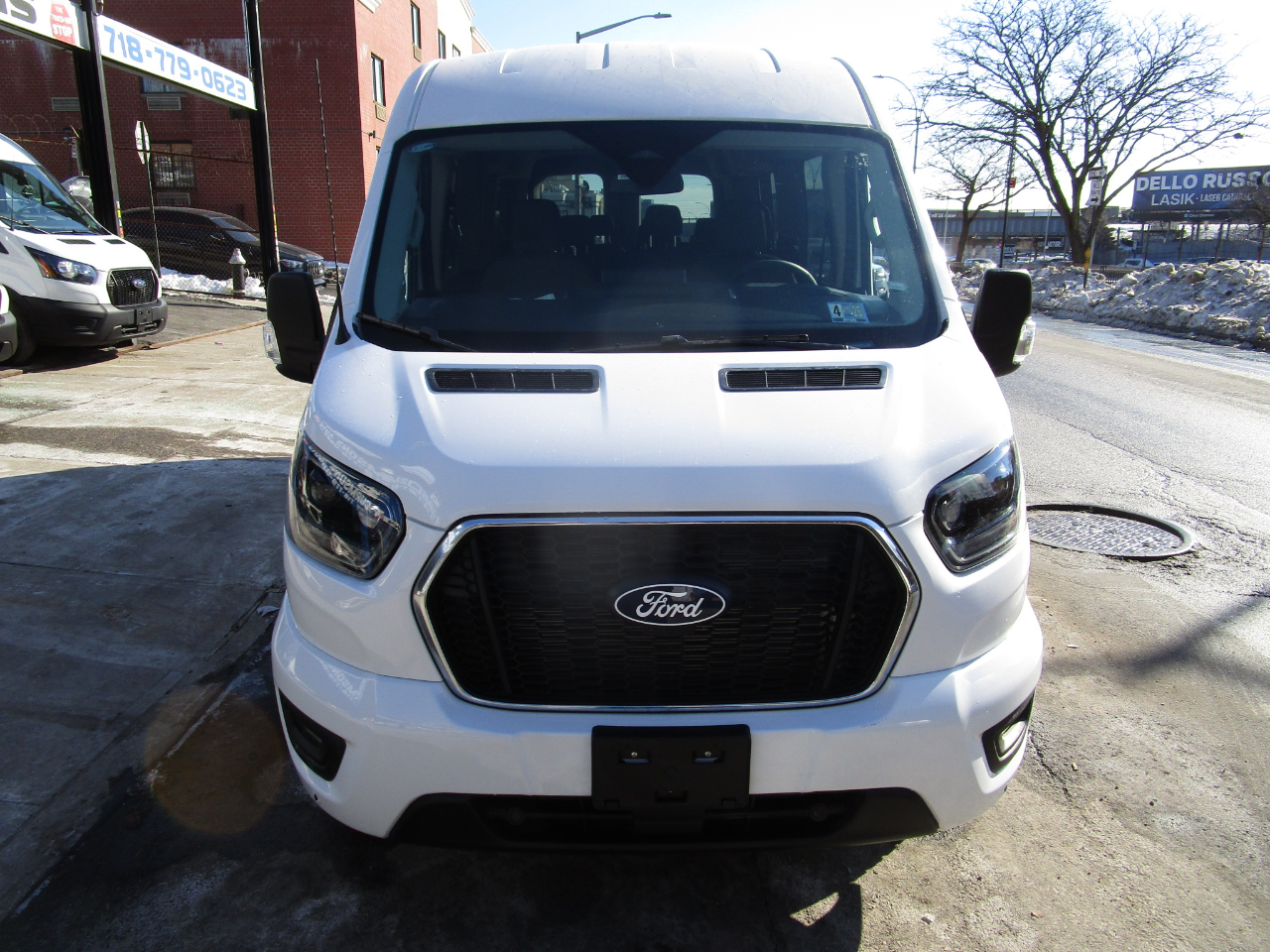 Ford Transit Passenger Wagon T-350 148" Med Roof XLT RWD 2026