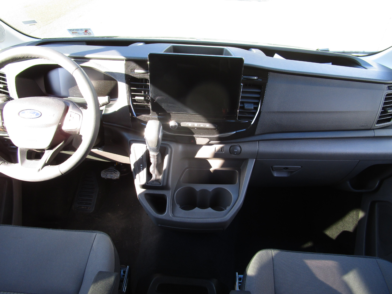 Ford Transit Passenger Wagon T-350 148" Med Roof XLT RWD 2026