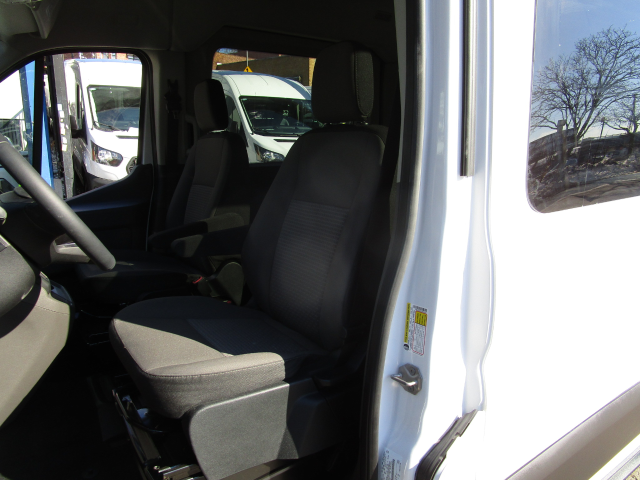 Ford Transit Passenger Wagon T-350 148" Med Roof XLT RWD 2026