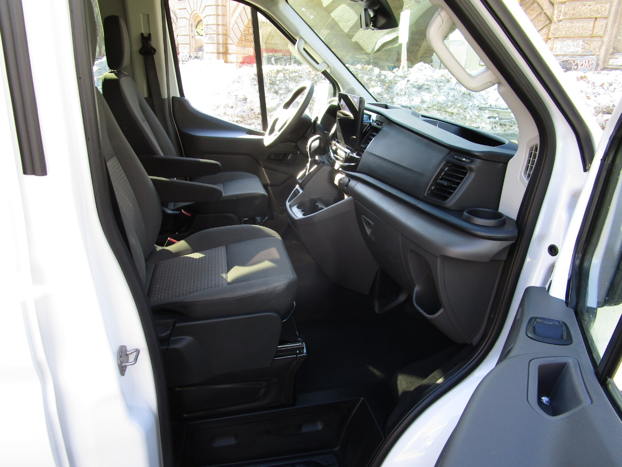 Ford Transit Passenger Wagon T-350 148" Med Roof XLT RWD 2026