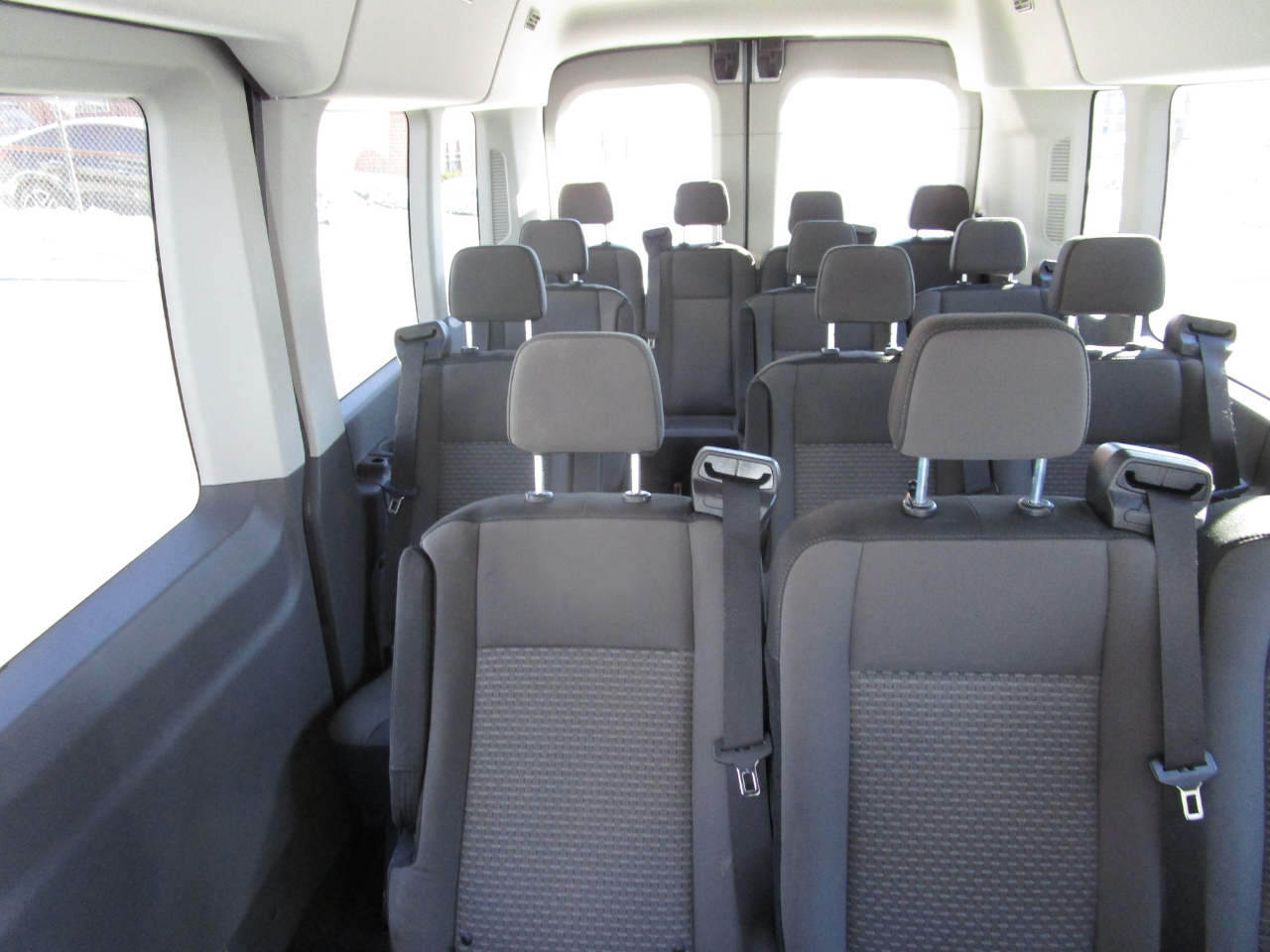 Ford Transit Passenger Wagon T-350 148" Med Roof XLT RWD 2026