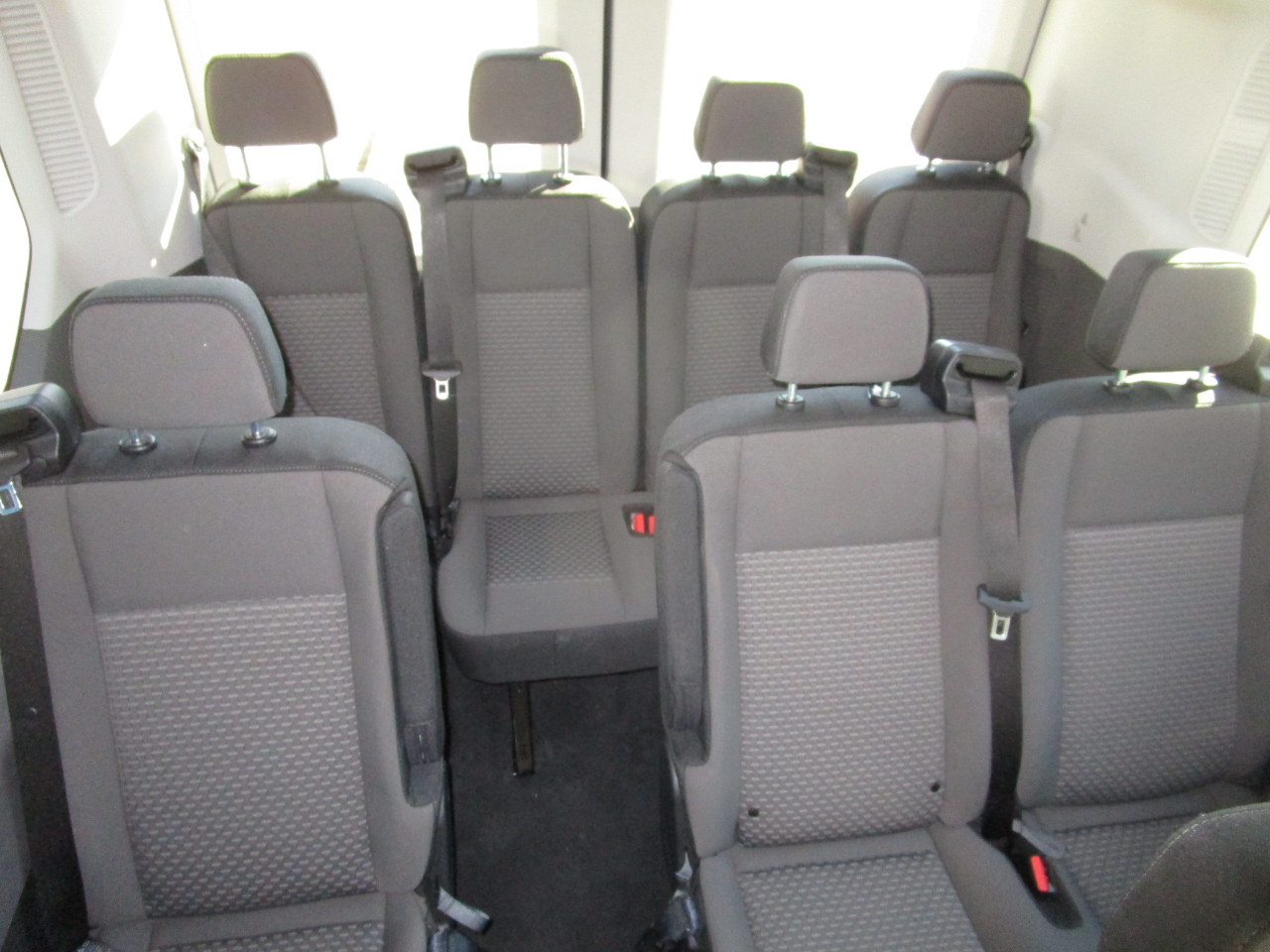 Ford Transit Passenger Wagon T-350 148" Med Roof XLT RWD 2026