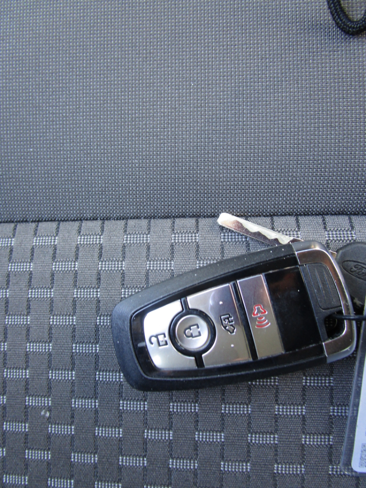 Ford Transit Passenger Wagon T-350 148" Med Roof XLT RWD 2026