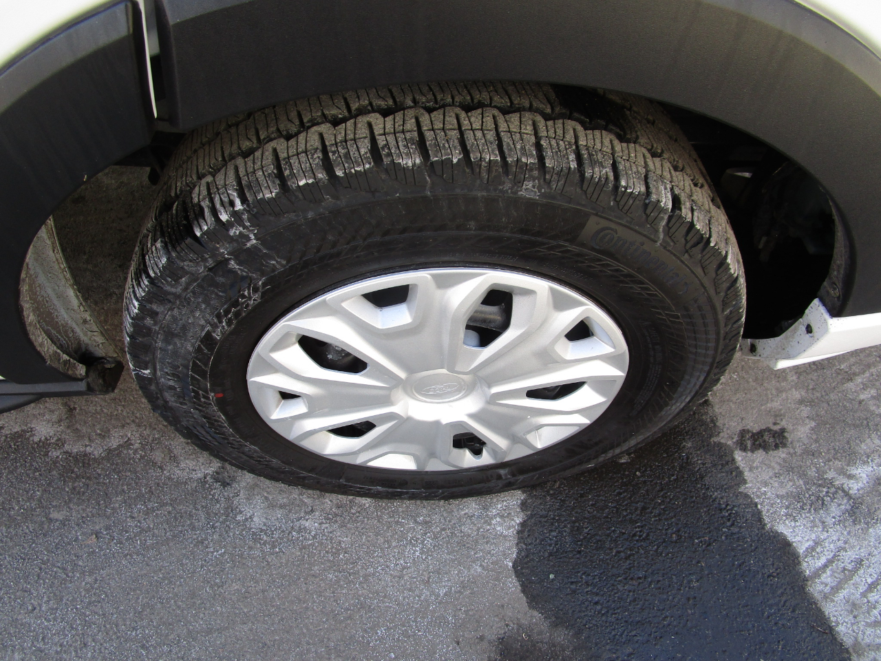 Ford Transit Passenger Wagon T-350 148" Med Roof XLT RWD 2026