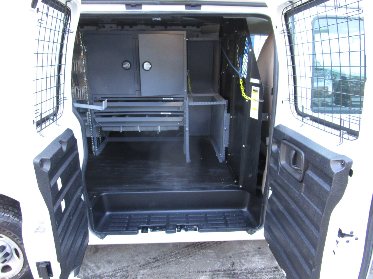 Chevrolet Express Cargo Van RWD 2500 135" 2011