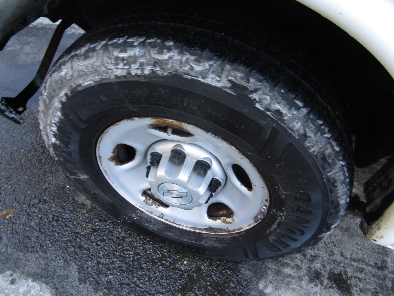 Chevrolet Express Cargo Van RWD 2500 135" 2011