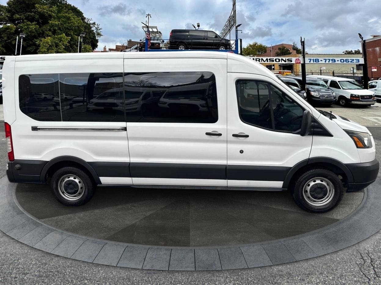 Ford Transit Passenger Wagon T-350 148" Med Roof XLT Sliding RH Dr 2018