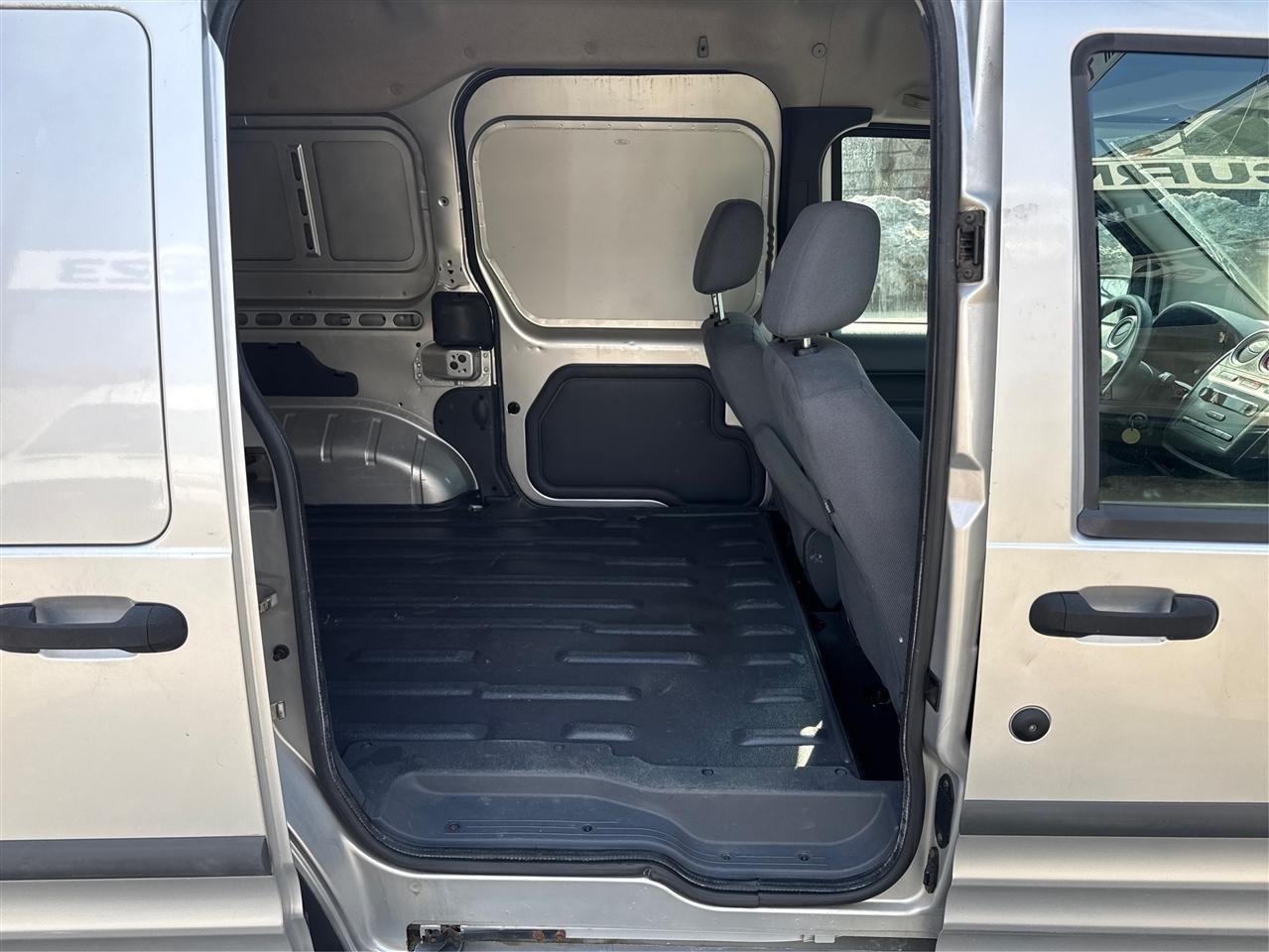 Ford Transit Connect 114.6" XL w/o side or rear door glass 2012