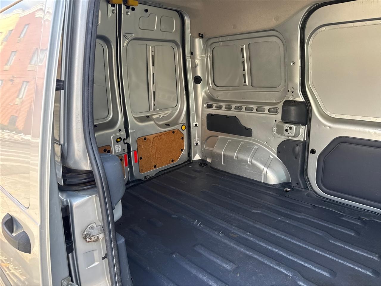 Ford Transit Connect 114.6" XL w/o side or rear door glass 2012