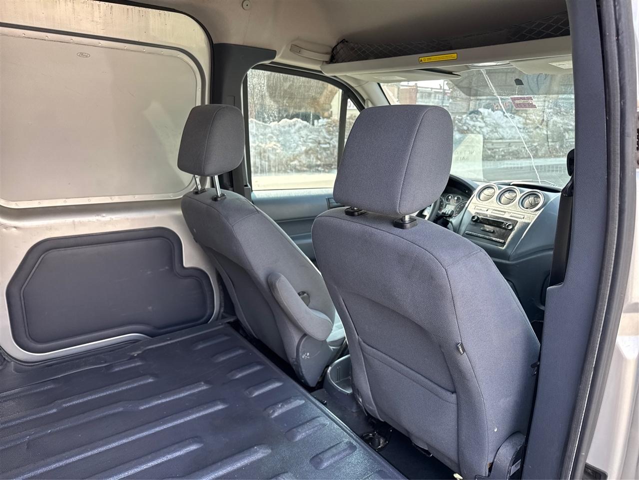 Ford Transit Connect 114.6" XL w/o side or rear door glass 2012