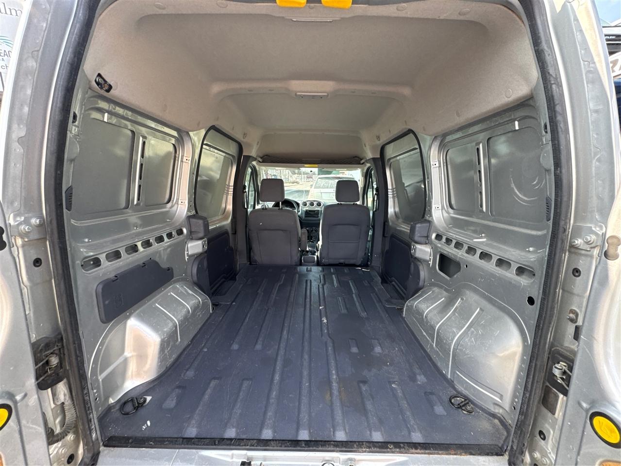 Ford Transit Connect 114.6" XL w/o side or rear door glass 2012