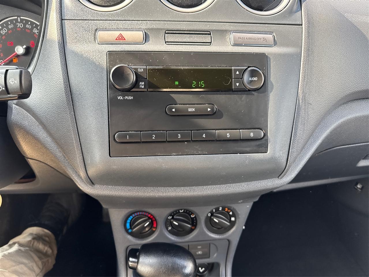 Ford Transit Connect 114.6" XL w/o side or rear door glass 2012