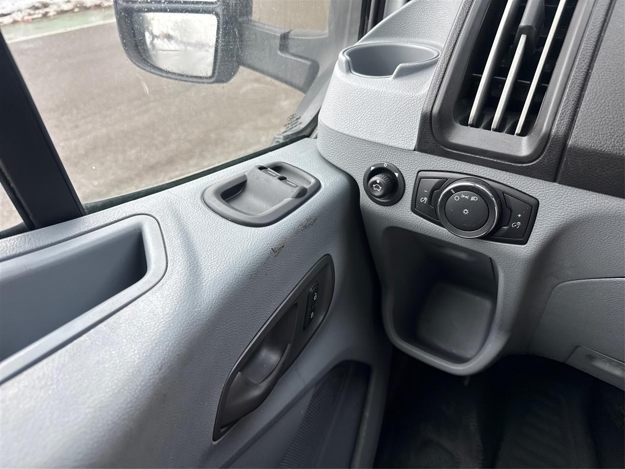 Ford Transit Wagon T-350 148" Low Roof XLT Sliding RH Dr 2017