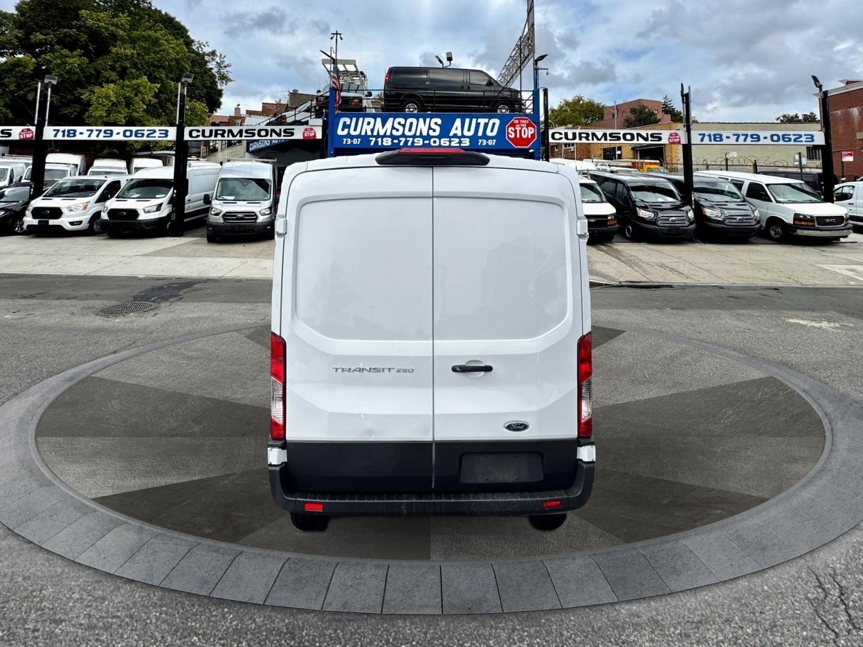 Ford Transit Cargo Van T-250 148" Med Rf 9070 GVWR RWD 2025