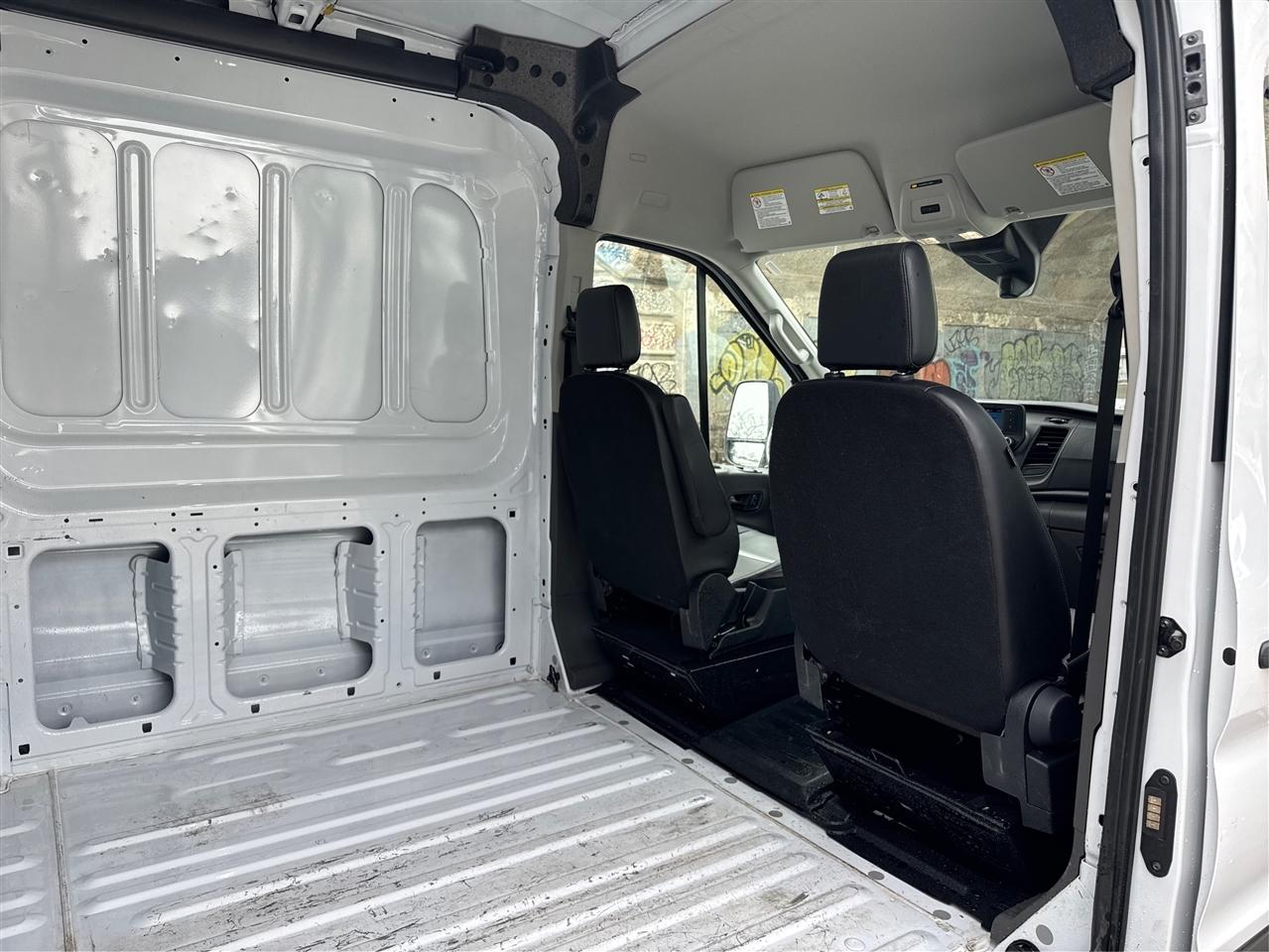 Ford Transit Cargo Van T-250 148" Med Rf 9070 GVWR RWD 2025