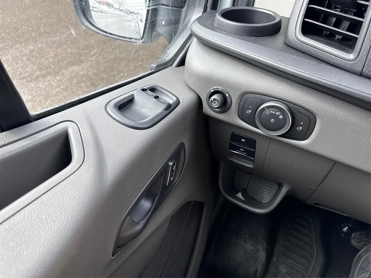 Ford Transit Cargo Van T-250 148" Med Rf 9070 GVWR RWD 2025