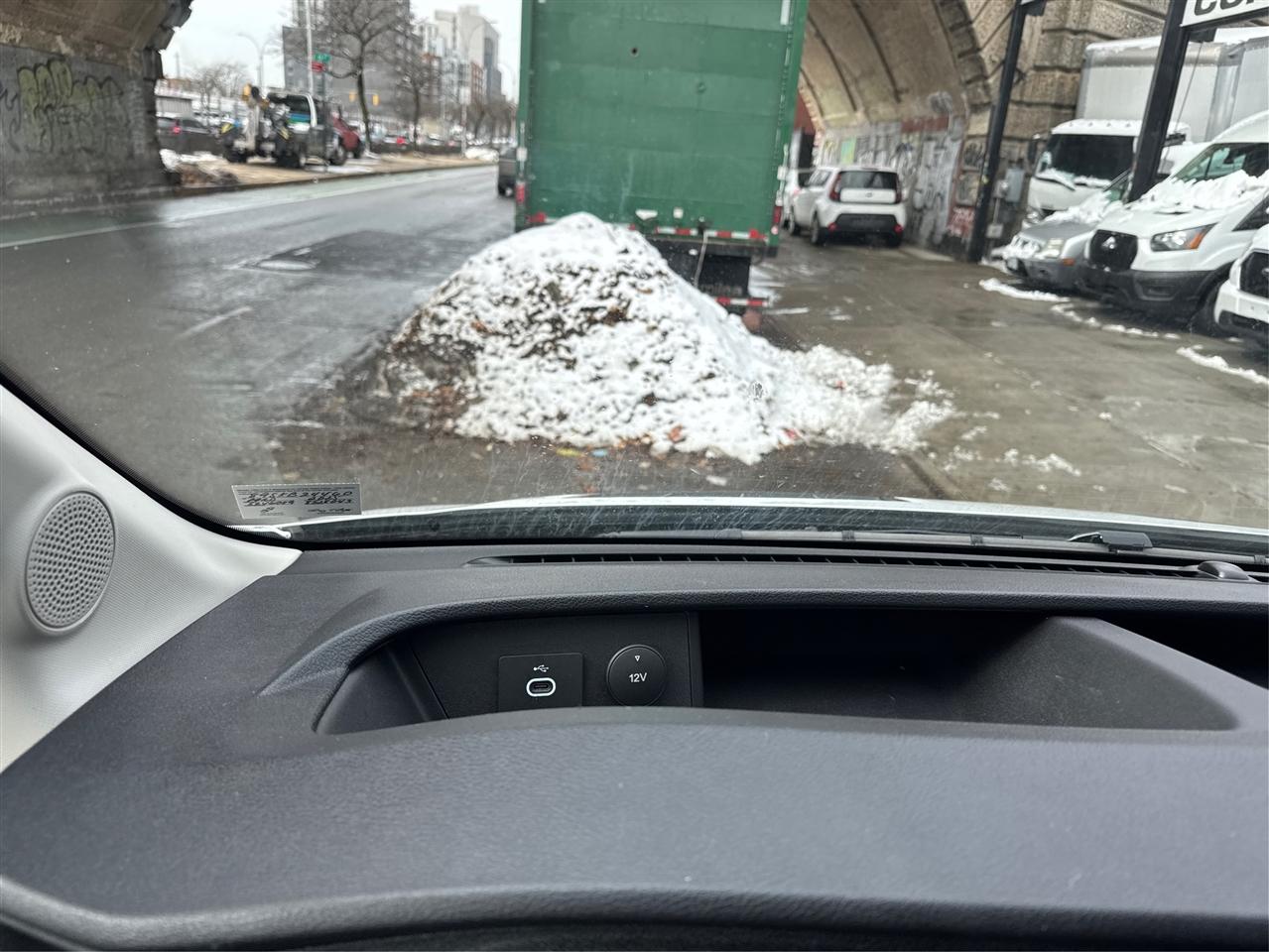 Ford Transit Cargo Van T-250 148" Med Rf 9070 GVWR RWD 2025