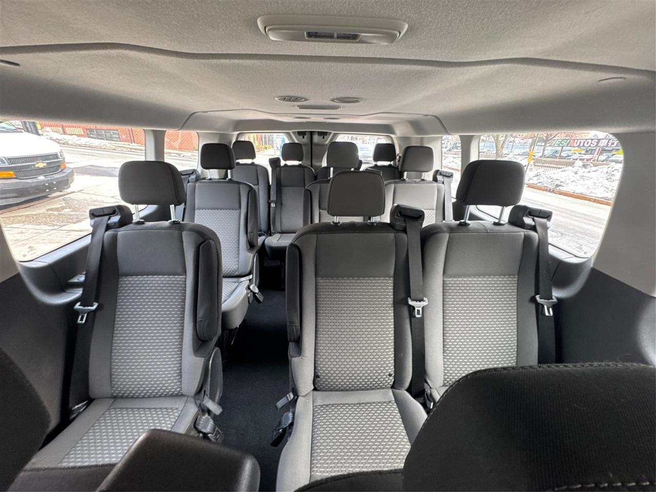 Ford Transit Passenger Wagon T-350 148" Low Roof XLT RWD 2025