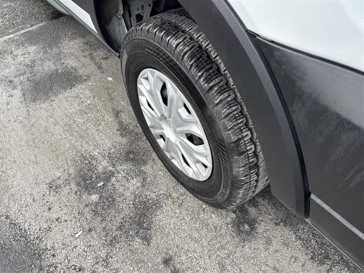 Ford Transit Passenger Wagon T-350 148" Low Roof XLT RWD 2025