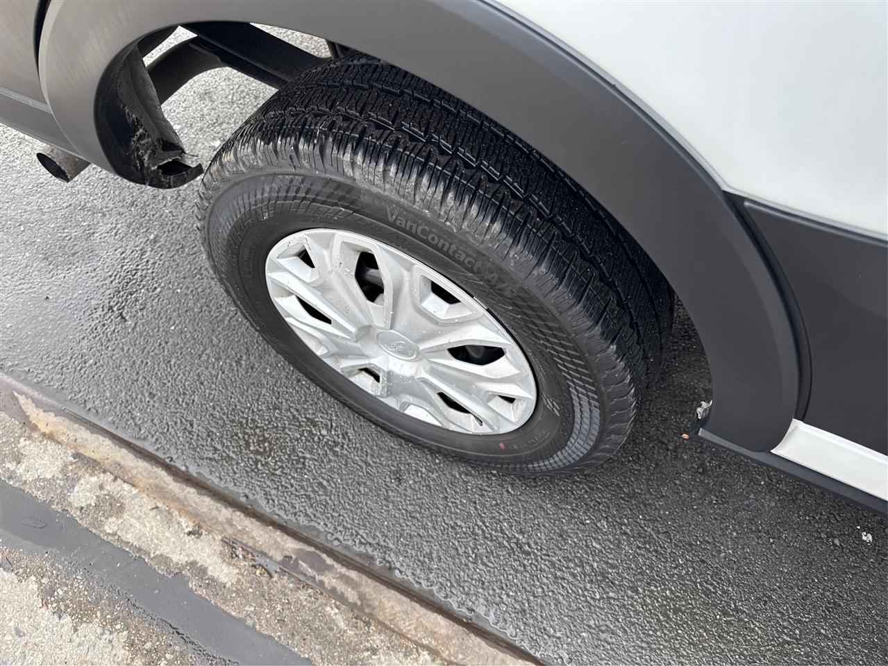 Ford Transit Passenger Wagon T-350 148" Low Roof XLT RWD 2025