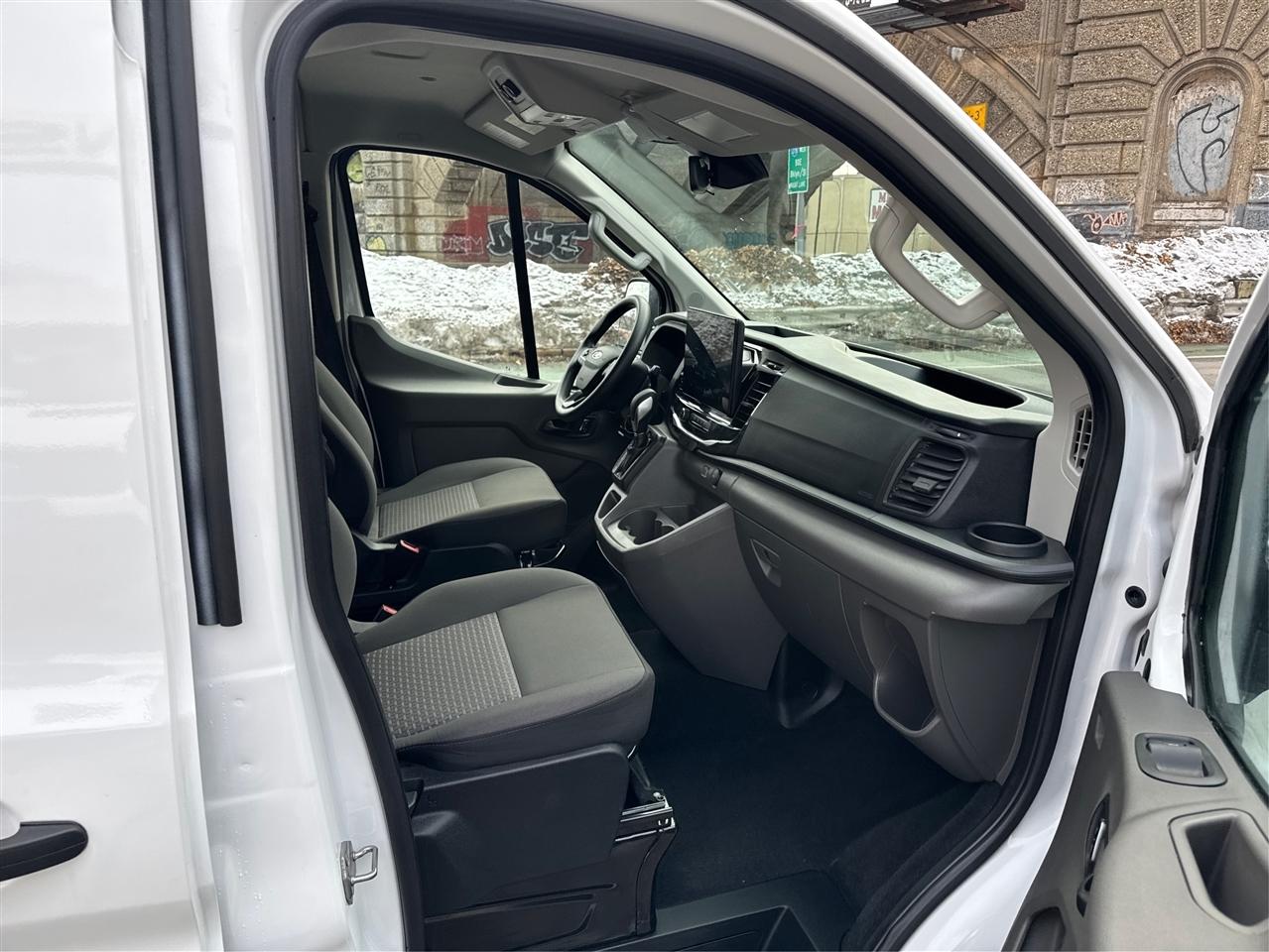 Ford Transit Passenger Wagon T-350 148" Low Roof XLT RWD 2025