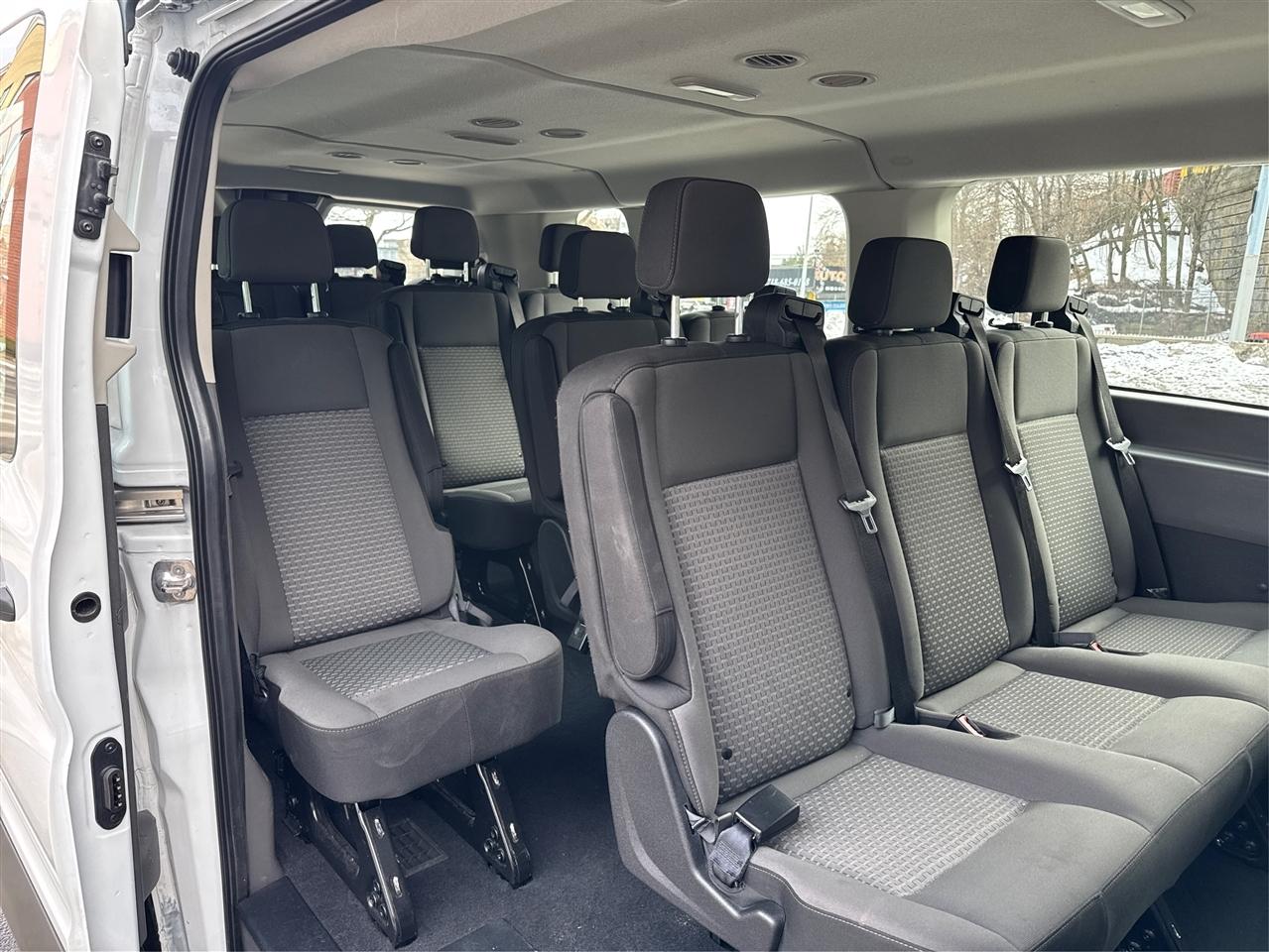 Ford Transit Passenger Wagon T-350 148" Low Roof XLT RWD 2025