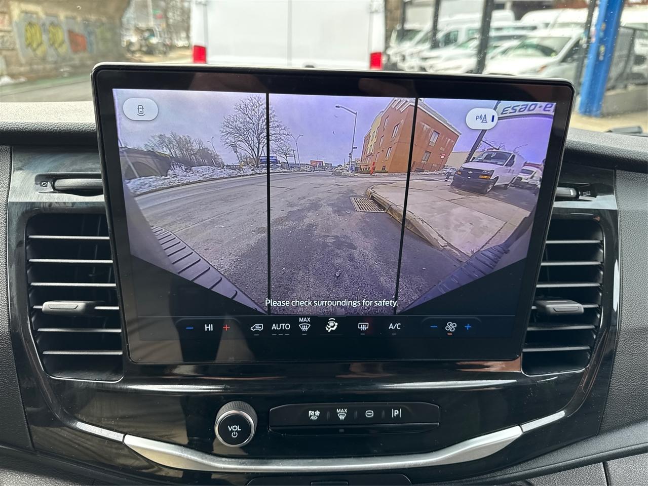 Ford Transit Passenger Wagon T-350 148" Low Roof XLT RWD 2025