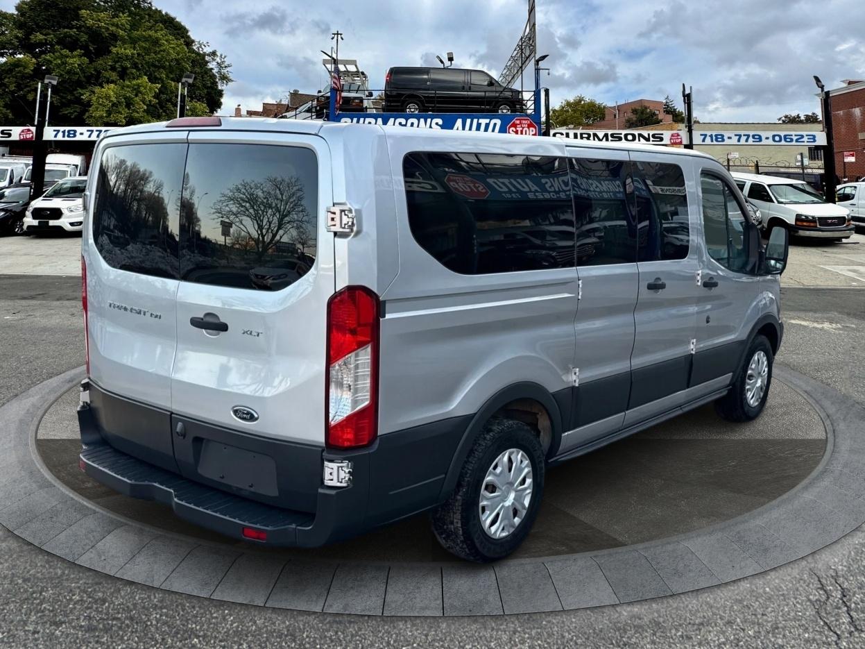Ford Transit Wagon T-150 130" Low Roof XLT Swing-Out RH Dr 2017