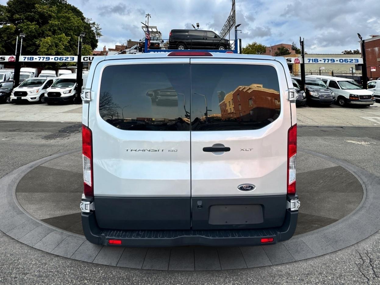 Ford Transit Wagon T-150 130" Low Roof XLT Swing-Out RH Dr 2017